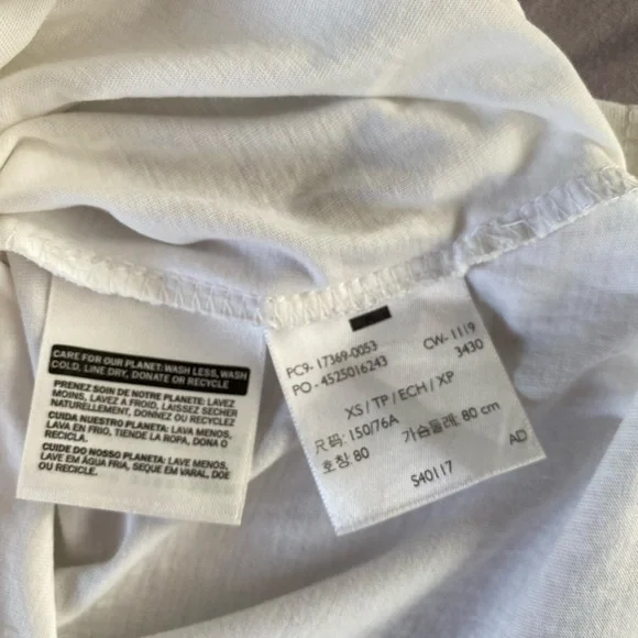 Levi’s tee top in small - good condition - Picture 6 of 6